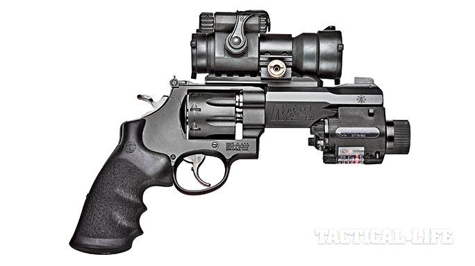 Gun Review: Smith & Wesson's M&P R8 Revolver - Athlon Outdoors