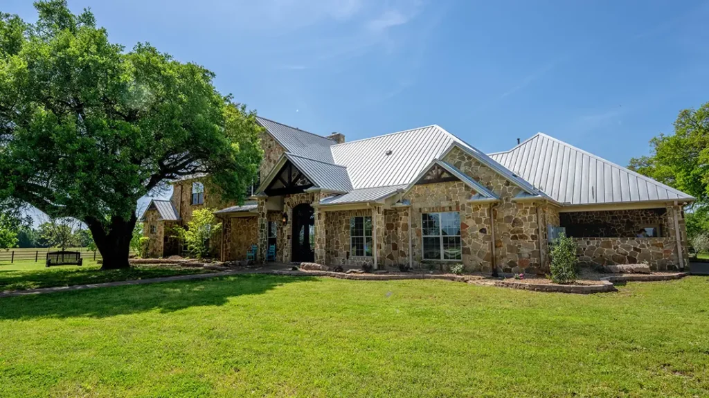 Sellmark Ranch is about 9- minutes from Dallas.
