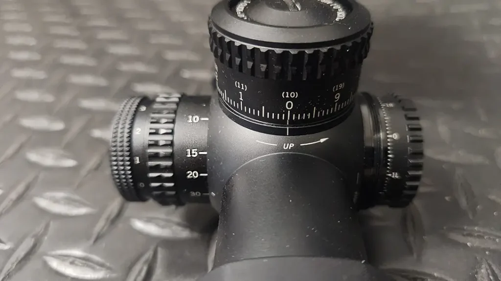 Make sure you adjust the paralax.