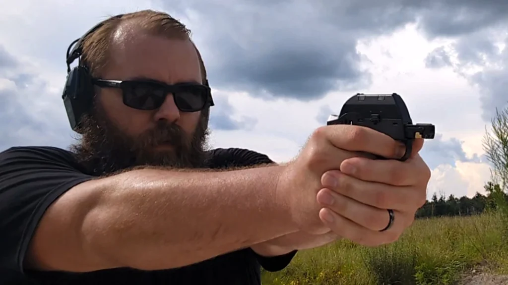 The Ounce uses a long recoil design, much like a Browning Auto 5.