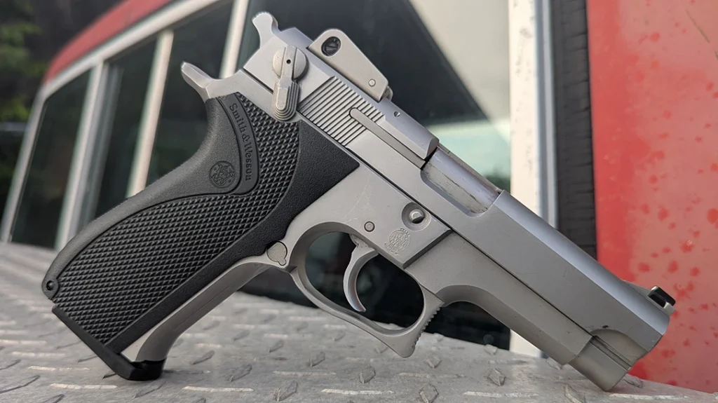 The one-piece wrap-around grips add even more bulk to the gun.