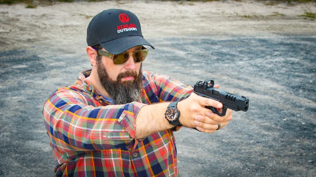 Up close, the SAR9 Sport Gen3 snaps to the dot or the front sight and lets you stack singles and pairs without feeling like you are out-driving the slide.