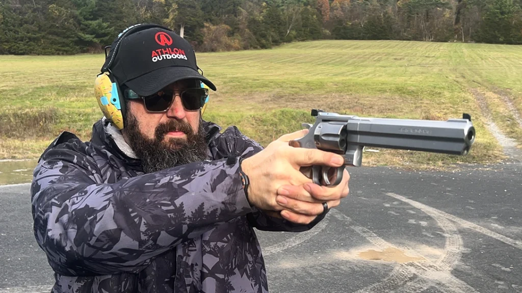 The Spohr N670’s cylinder geometry is essentially in line with S&W N-frame dimensions.