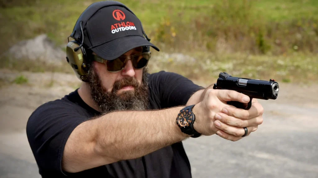 Recoil control feels intuitive, sights fall back into the notch without hunting, and the control layout lets you reload and clear with minimal grip disruption.
