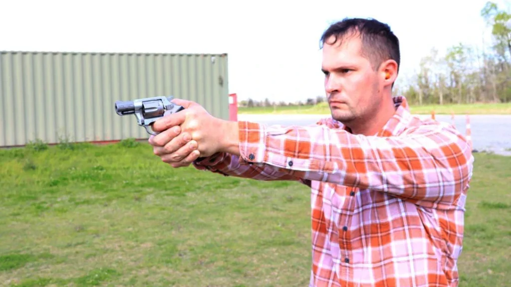 The .32 H&R Magnum cartridge generates little recoil and blast, which challenges neither the shooter nor the handgun.